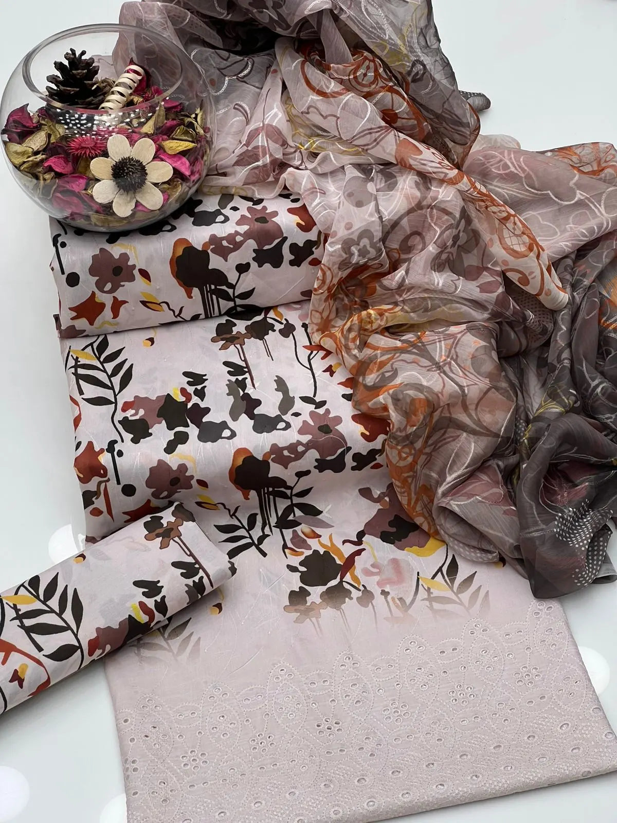 Monal swiss lawn 3 pc