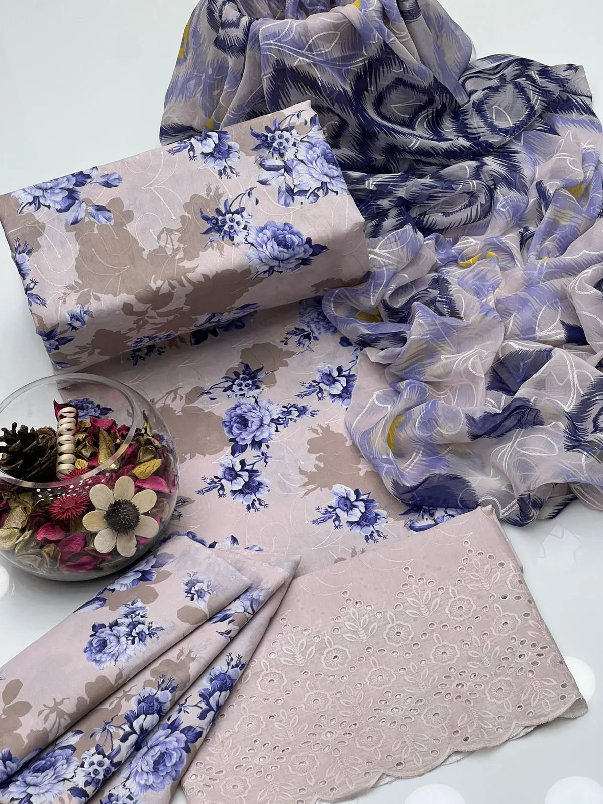 Monal swiss lawn 3 pc