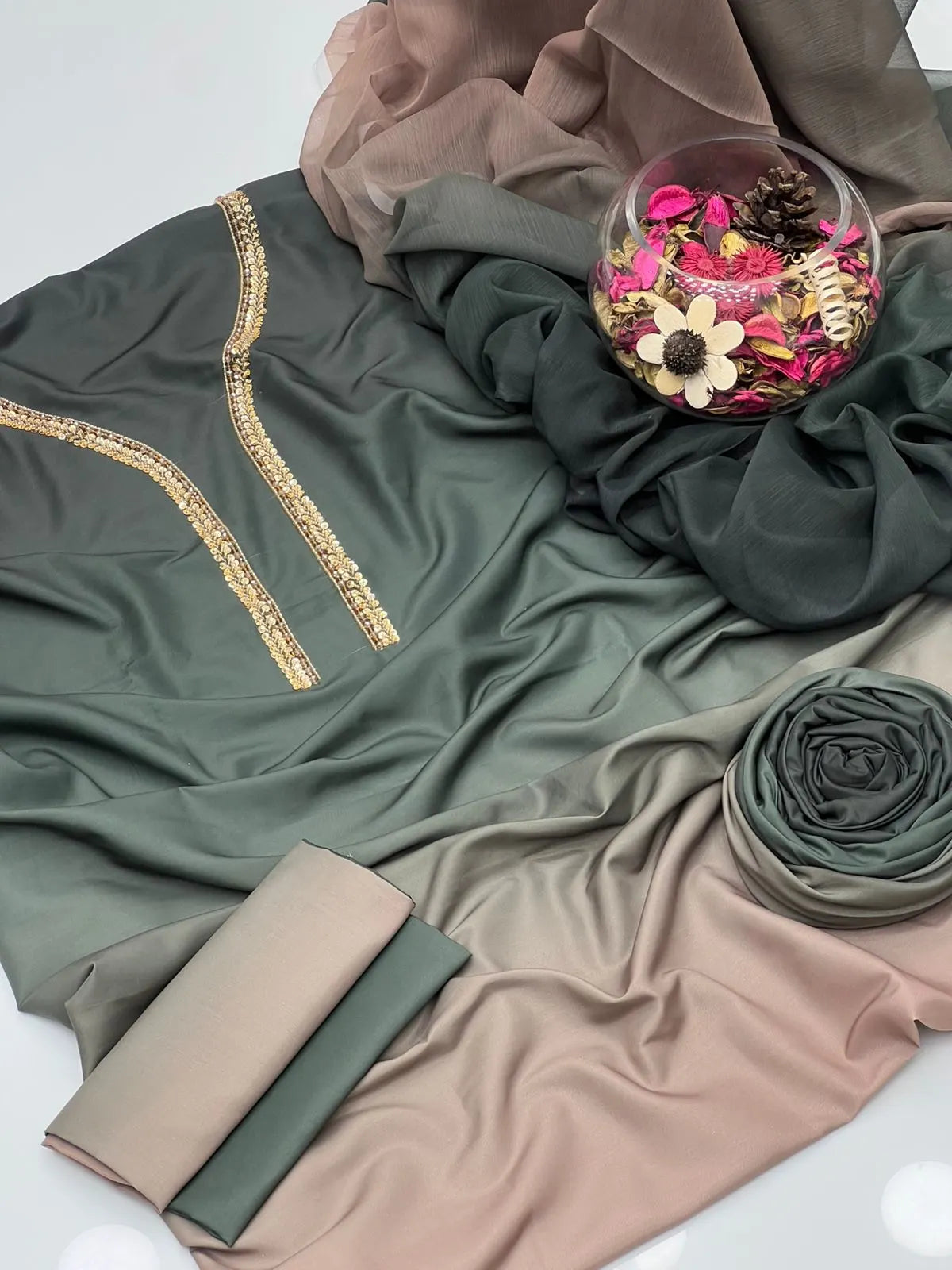 Swiss Monal Lawn 3 Pc Unstitched - Premium Quality Fabric - Kamran Suiting