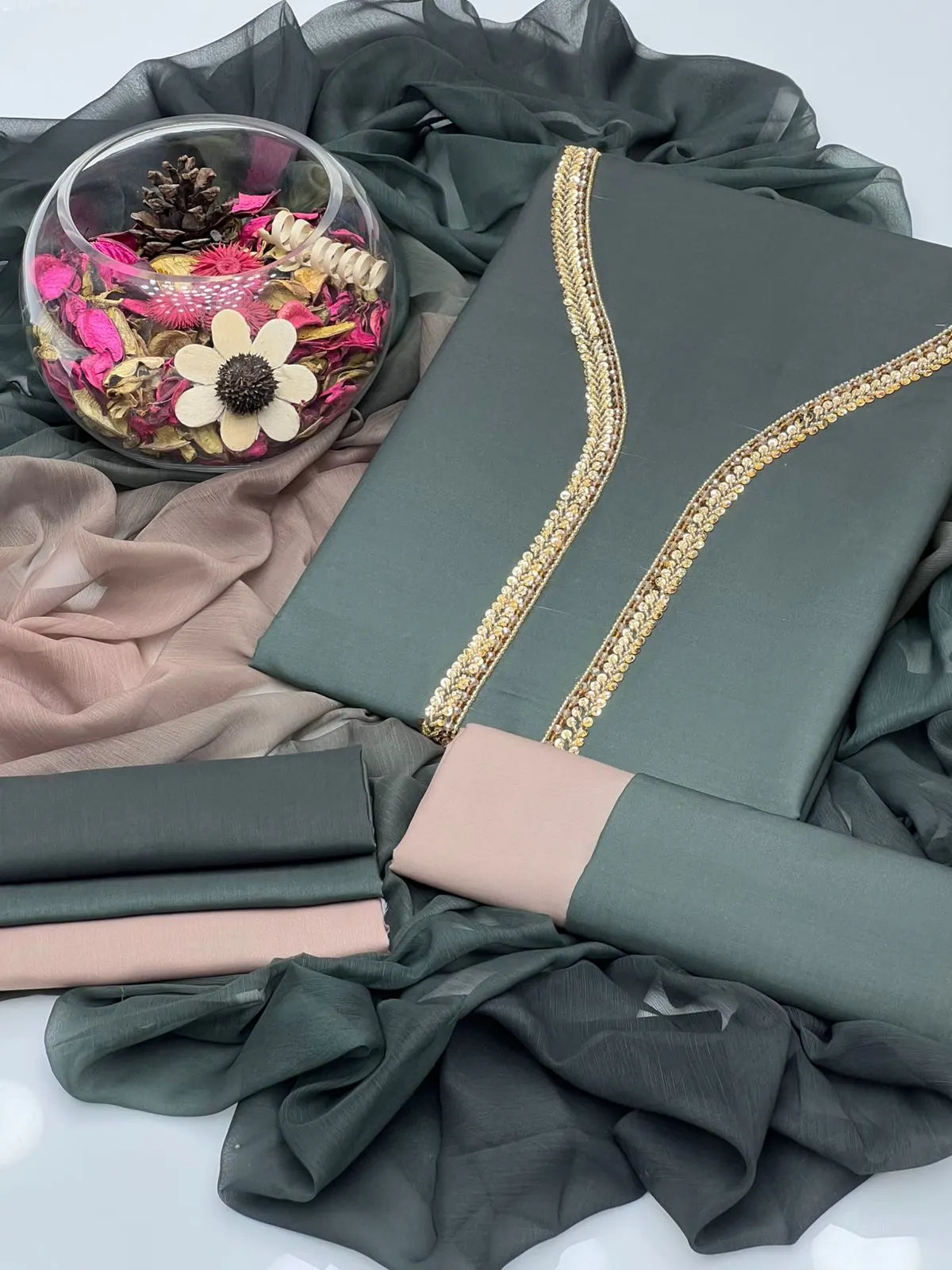 Swiss Monal Lawn 3 Pc Unstitched - Premium Quality Fabric - Kamran Suiting