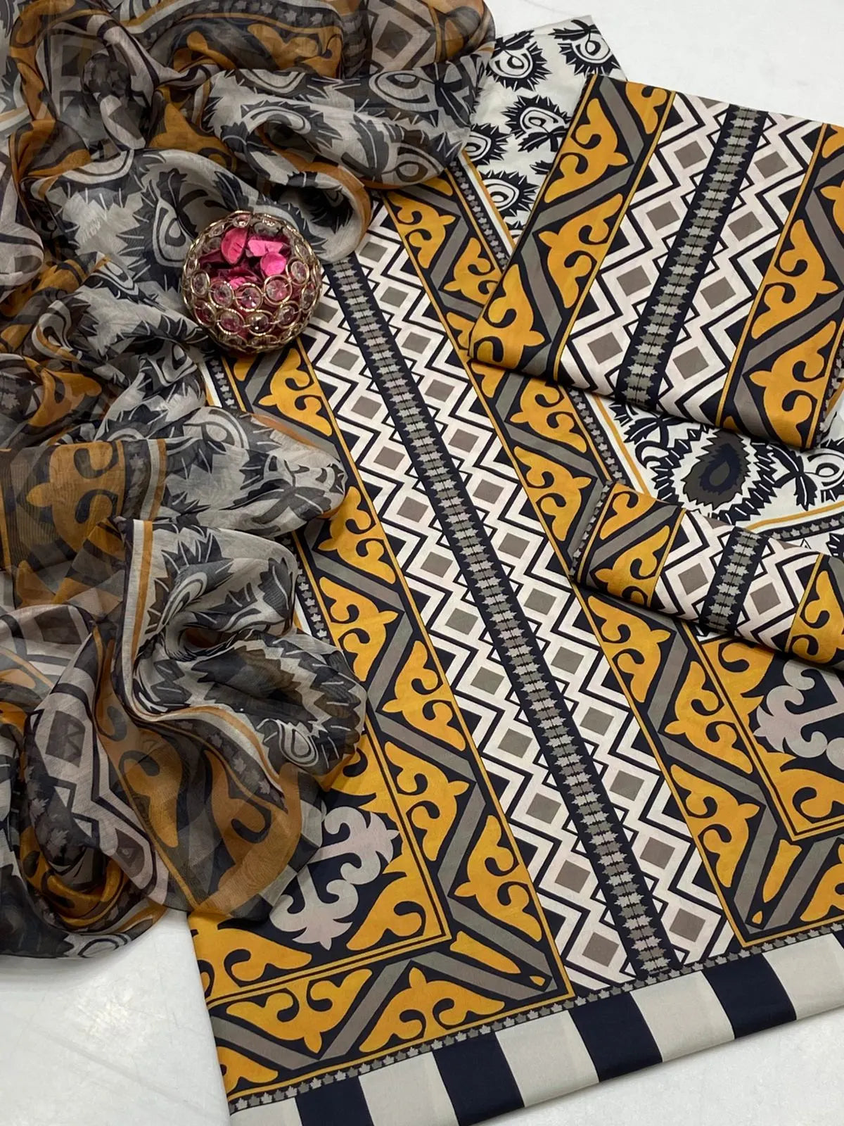 Swiss monal lawn 3pc