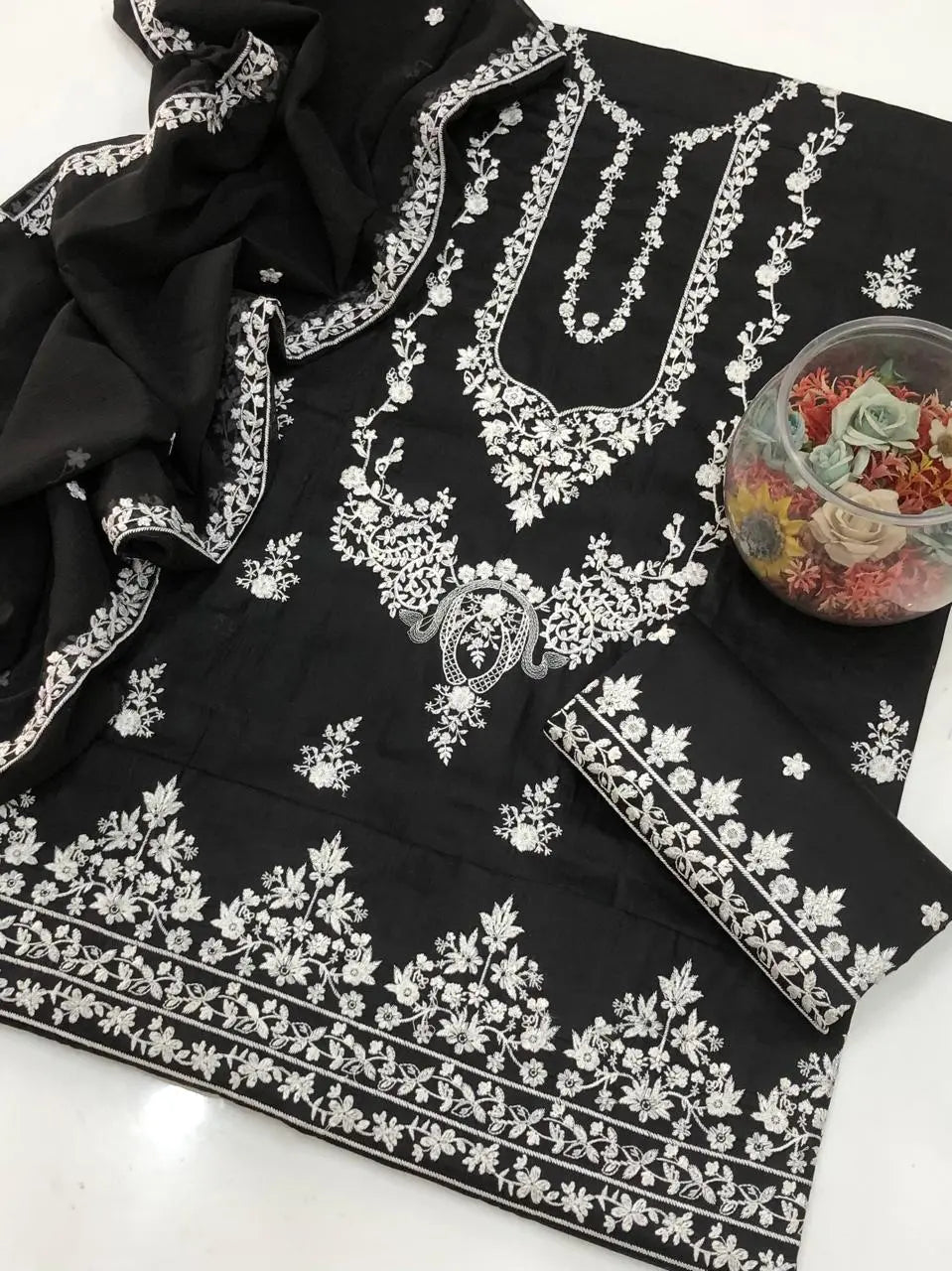 Gtm Lawn unstitched 3pc